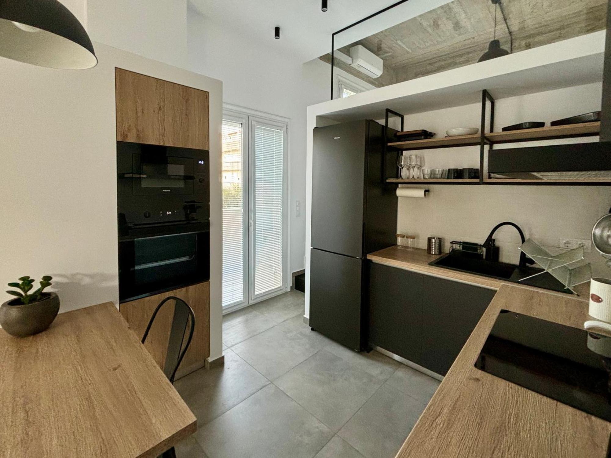 Industrial Loft Comfort Living Iraklio Eksteriør bilde